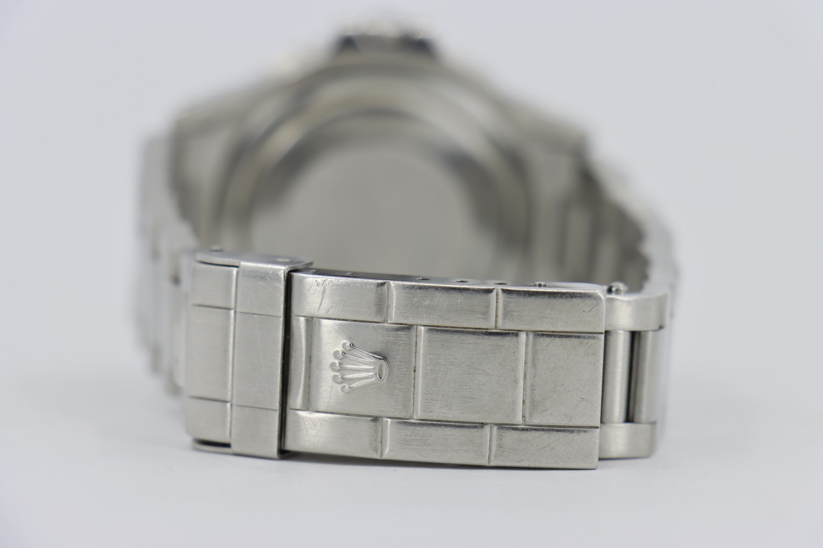 Rolex GMT-Master 1675 Pepsi Matte Black Dial Oyster Fold Over Band Circa 1973