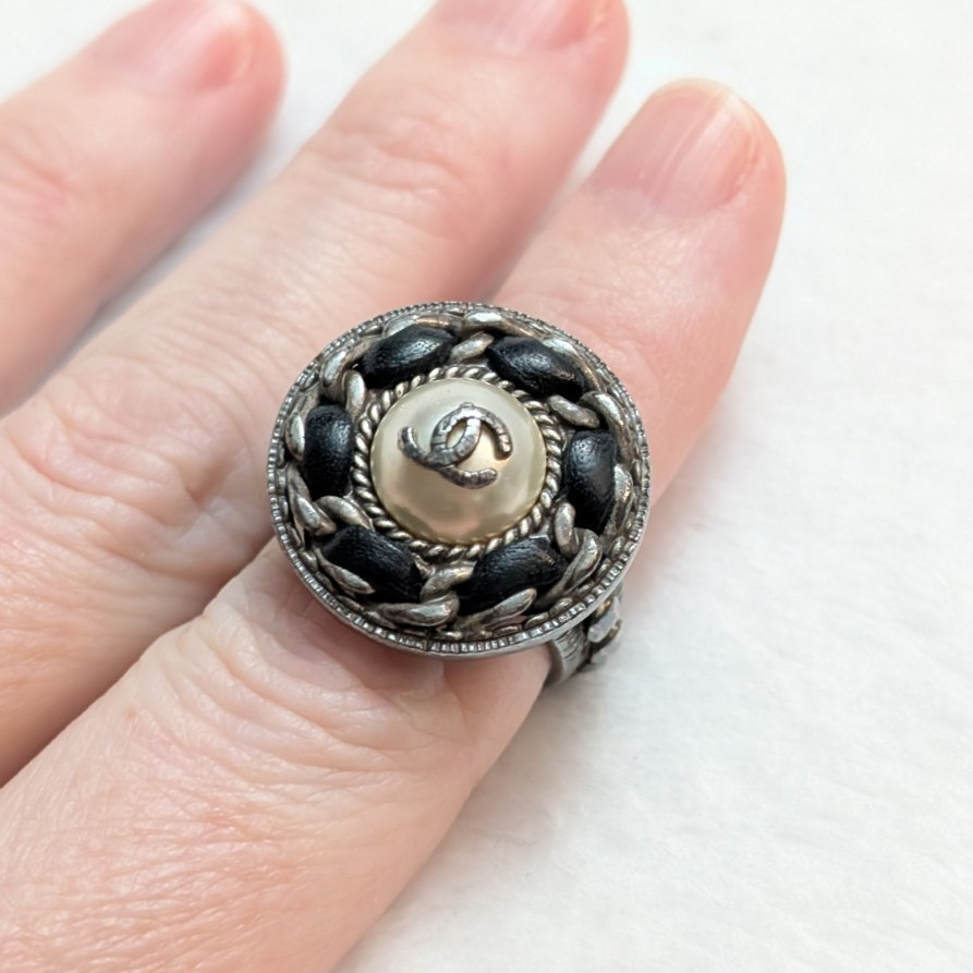 Authentic vintage CHANEL cc stamped ruthenium Ring Black US 6.5 with coa
