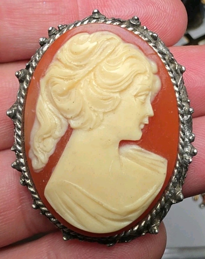 Vintage Large Cameo Pendant Brooch