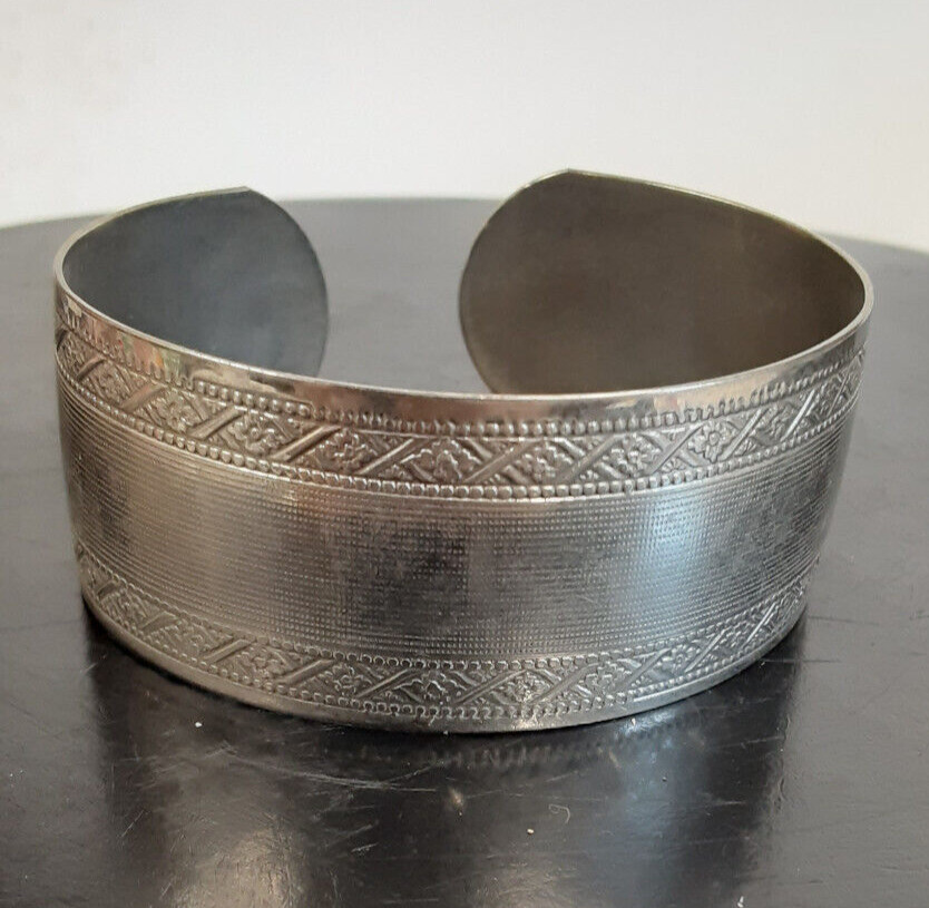VINTAGE CUFF BRACELET With Design 2-1/4 inch Diameter, 1 inch Wide