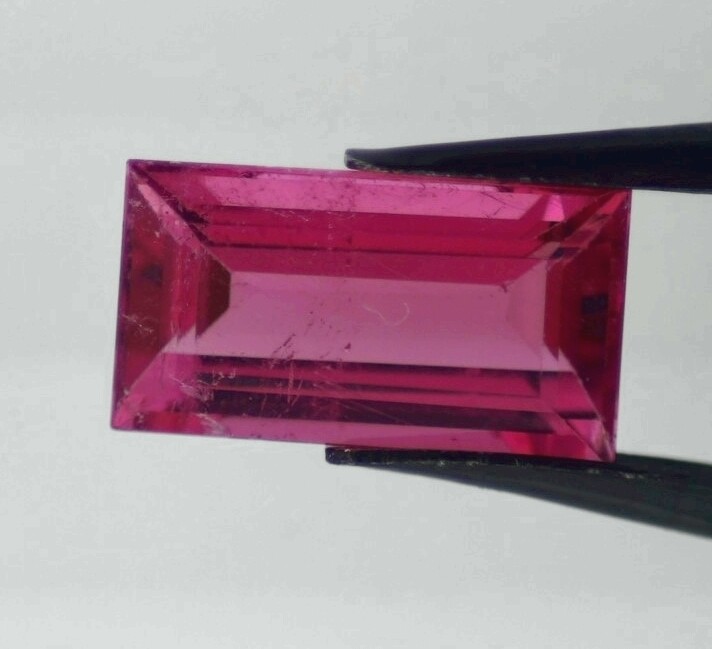 RUBELLITE TOURMALINE 14.00 x 7.50 MM BAGUETTE CUT F-151