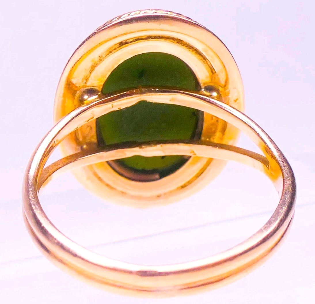 14K Yellow Gold `13.3X9.7mm Oval Jade Cabochon Split Shank Ring Size 4.5 4.10g