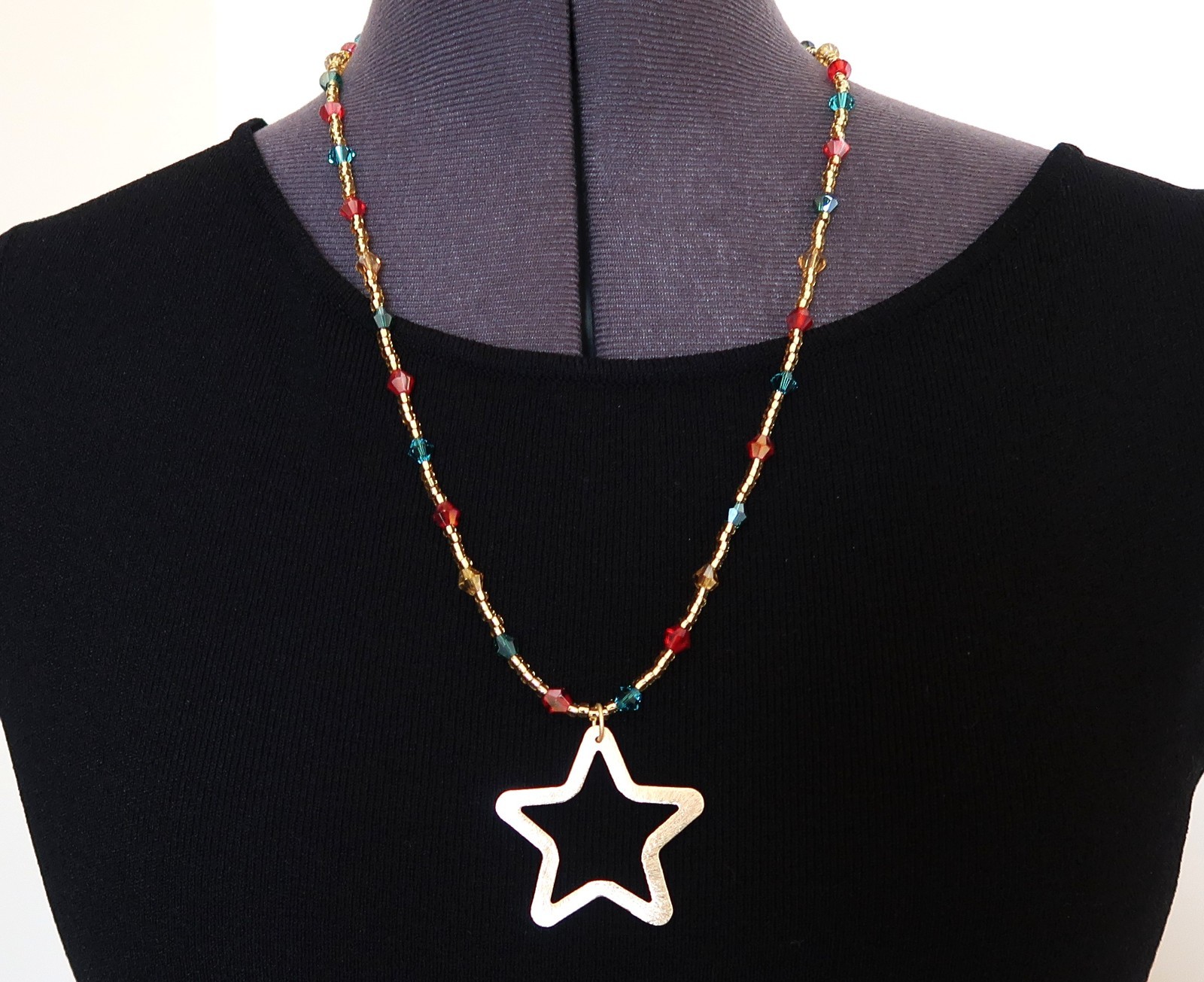 Brushed Gold Star Necklace with Red, Green & Gold Beaded Crystals – NEW
