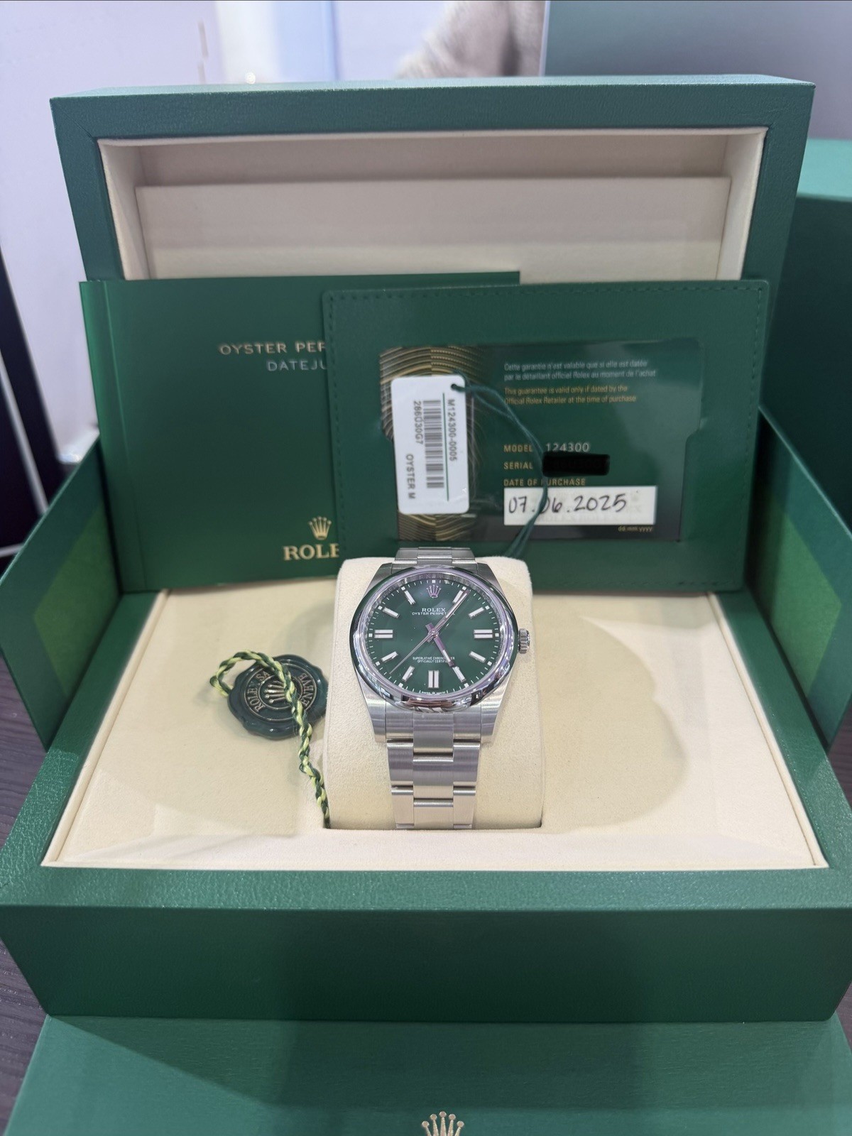 2026 NEW Rolex Oyster Perpetual 36mm Green Dial – Ref. 126000 – Oyster Bracelet.