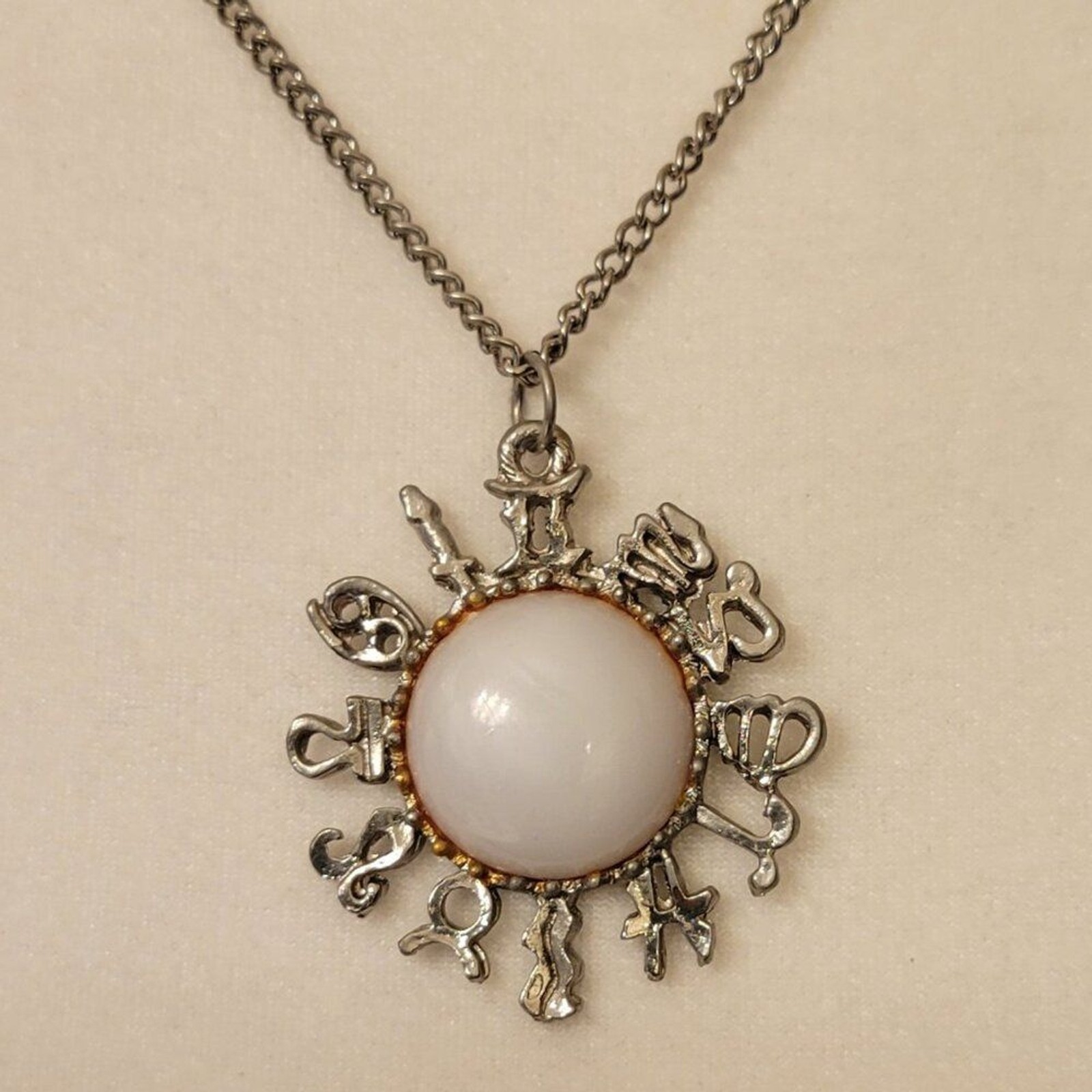 VTG Zodiac Pendant Necklace White Cabochon Astrology Silver Tone Chain Boho Chic