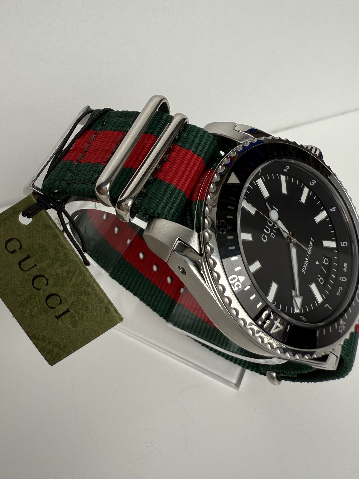 Gucci Dive YA136206 Men’s Watch – Red/Green