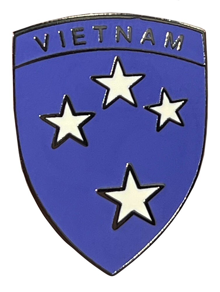 ARMY AMERICAL 23RD INFANTRY DIVISION VIETNAM LAPEL PIN 1 INCH