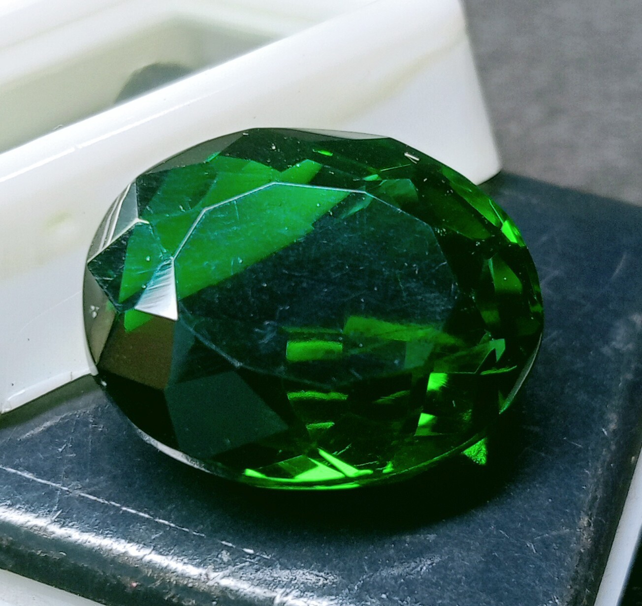 Superb 14.25 Ct Tourmaline Excellent Green Color Oval Shape Loose Gemstone AAA