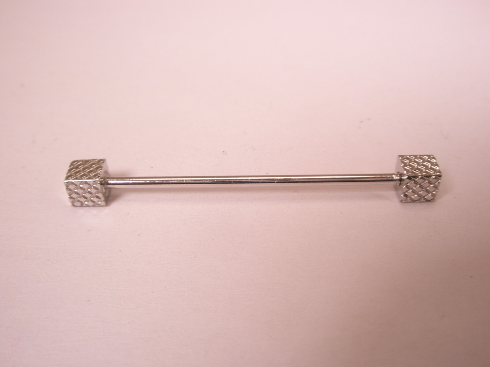 1-9/16″ Decorated Box Ends, Screw Type, Silver Tone Vintage Collar Bar L144