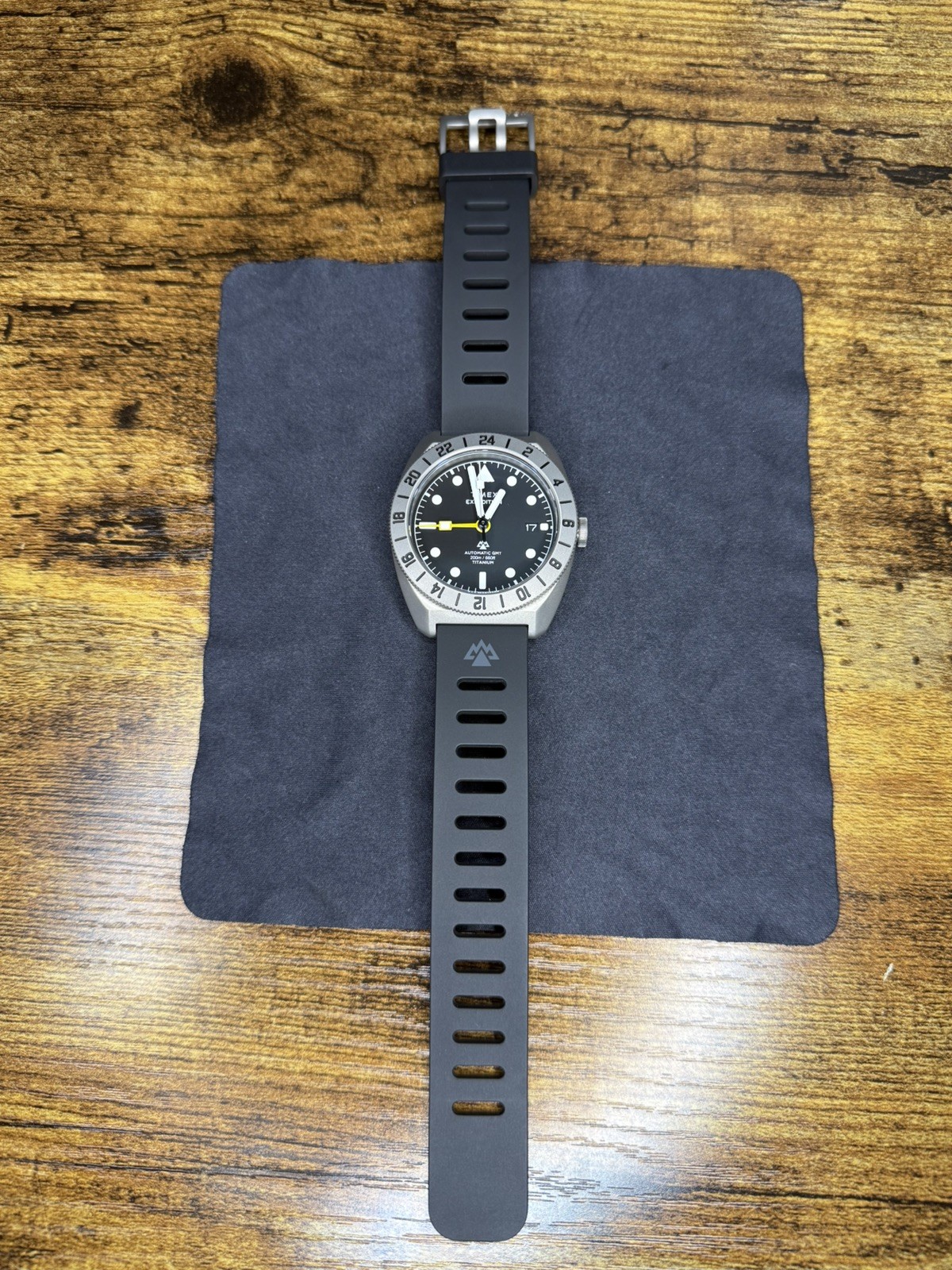 Timex Men’s Expedition GMT Titanium Automatic 41mm Watch, TW2W53000 (Excellent)