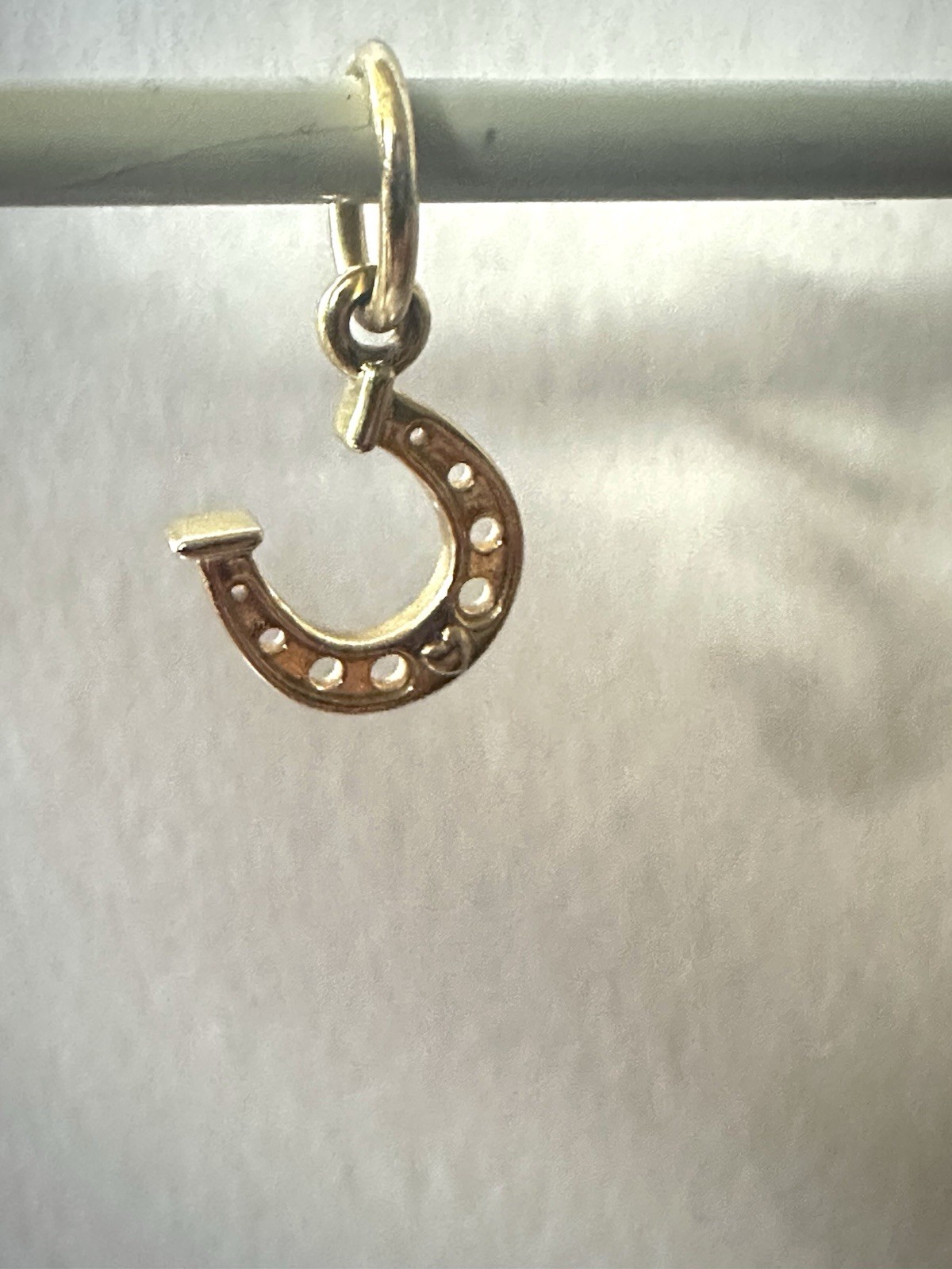 Excellent Condition Pandora Moments My Lucky Horseshoe Dangle Charm 752328C00
