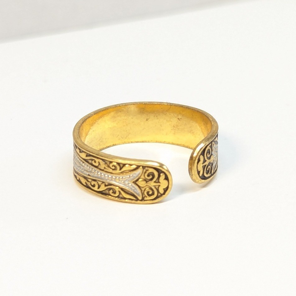 Vintage New Damascene Style Ring Band Size 7 Gold Silver Black Etched Scrollwork
