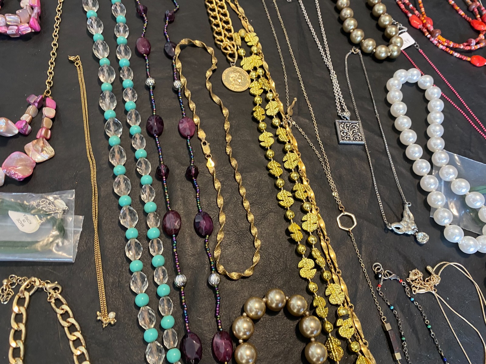 huge lot necklaces jewelry 50+ necklace beaded chain pendant etc. collection N2