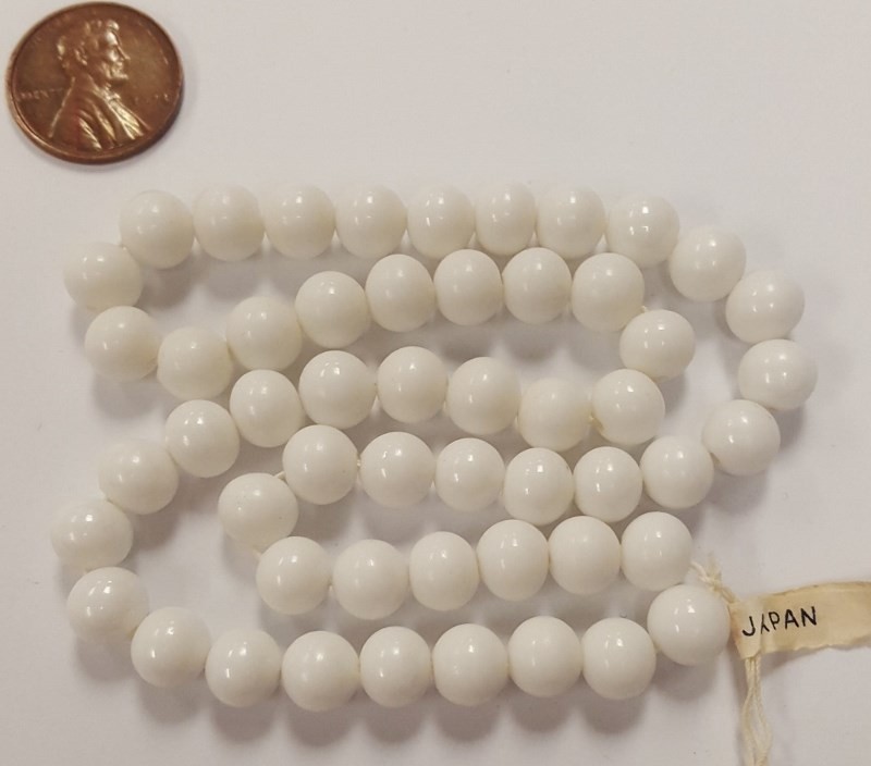 50 VINTAGE JAPANESE 1950’S CHERRY BRAND GLASS CHALK WHITE 8mm. ROUND BEADS 4710T