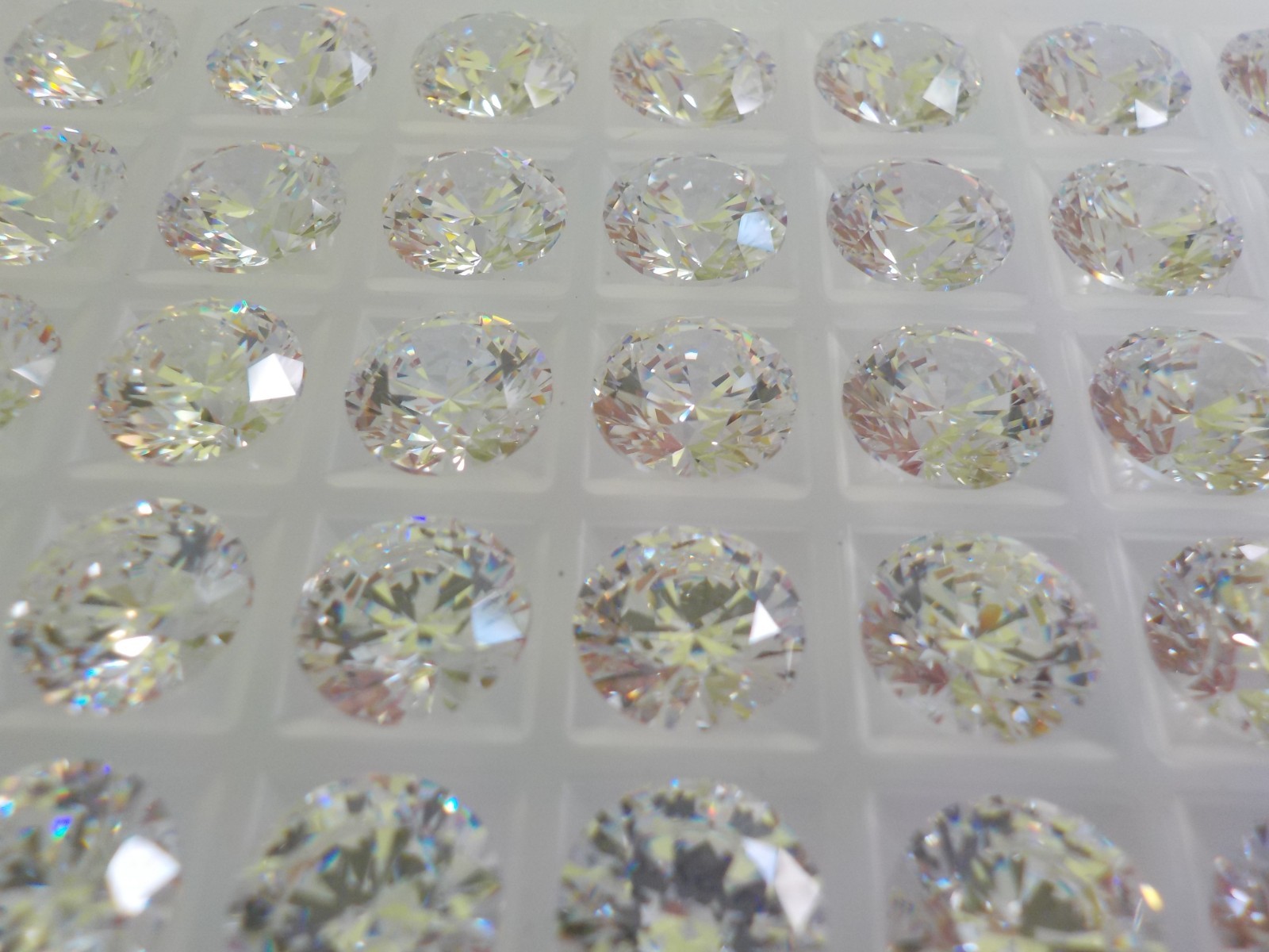 Swarovski Cubic Zirconia Pure Brilliance Round 7.50 mm Austria Clear Same 1 Box