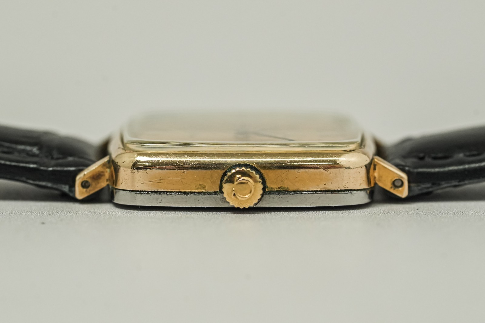 *Vintage 1975* OMEGA Geneve Cal.625 Manual Winding Roman Gold Square 26mm Men’s