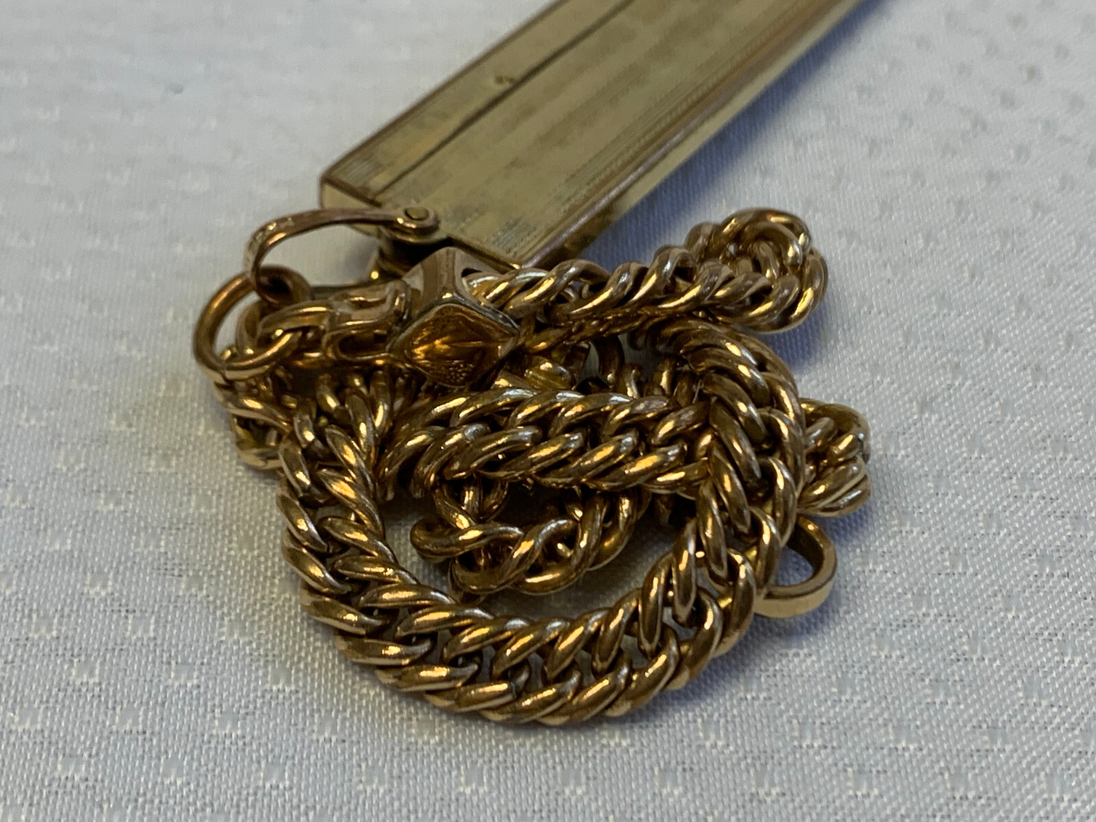 Gold Filled Pocket Watch Fob 35.89g Fine Jewelry 11.5″ Curb Link w/ Comb Pendant