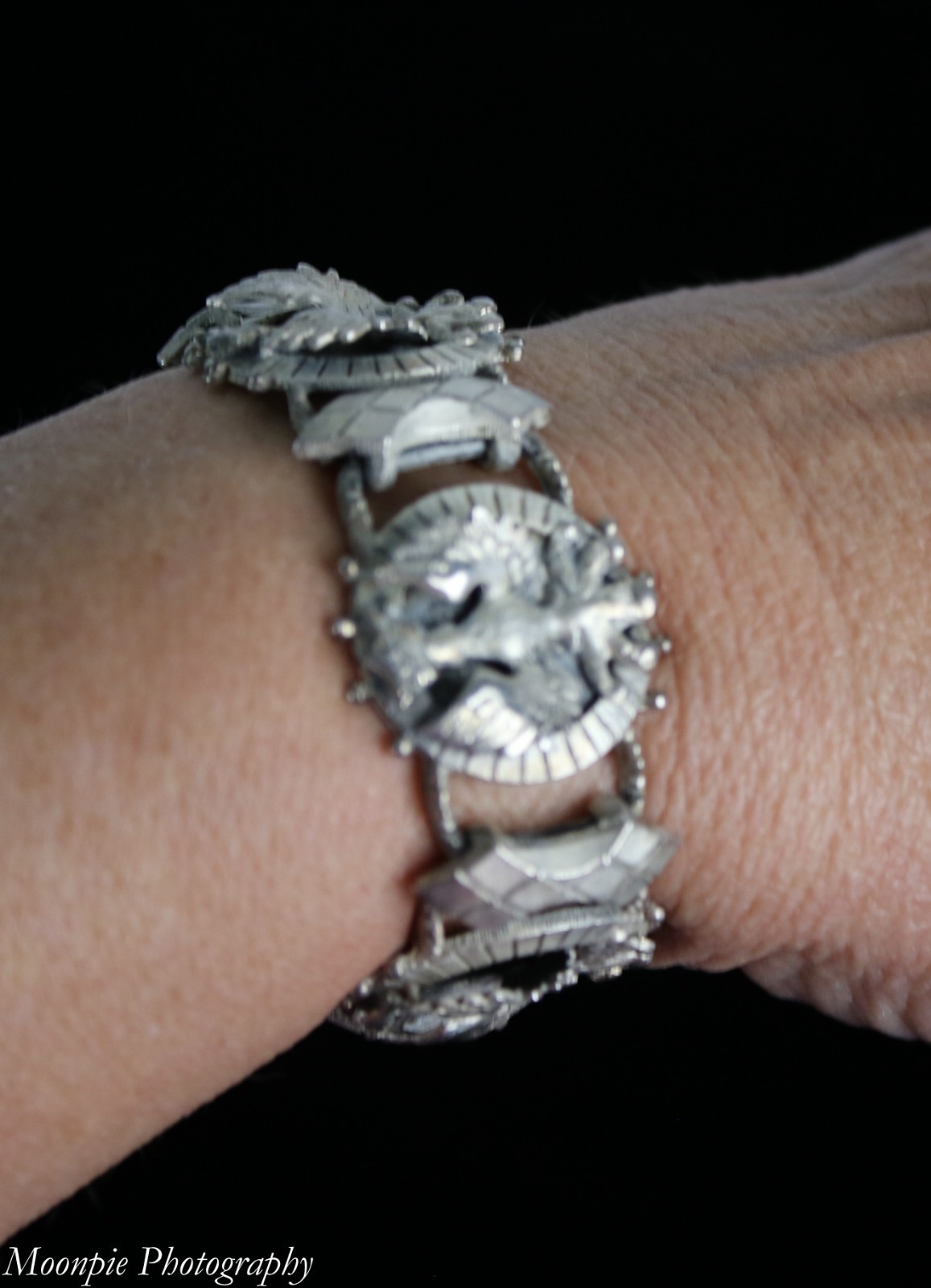 Vintage Lisner Heraldic Crown Eagle Silver Tone Panel Bracelet