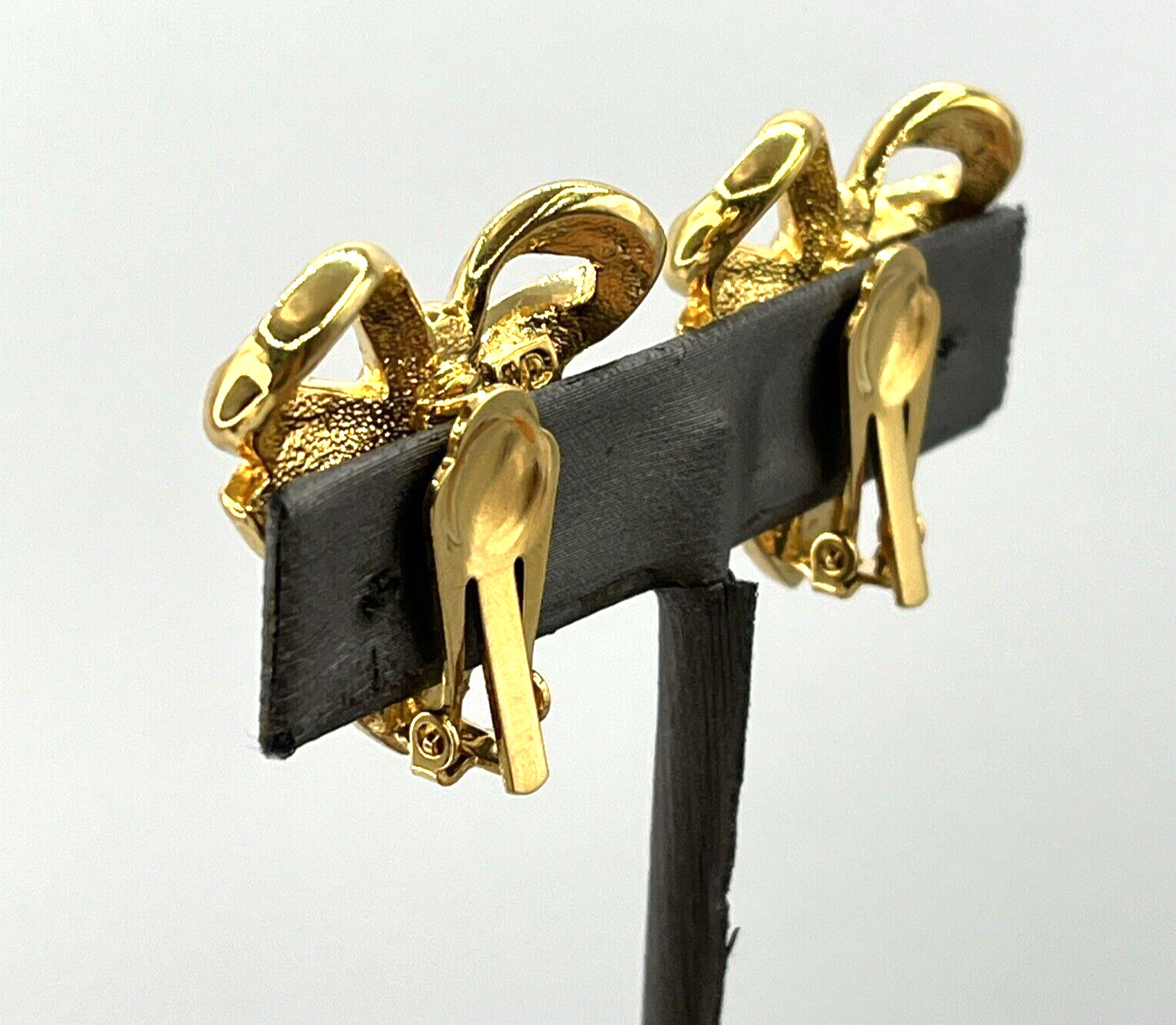 Vintage Elizabeth Taylor Earrings Gold Plated Diamante Crystal Heart Earrings