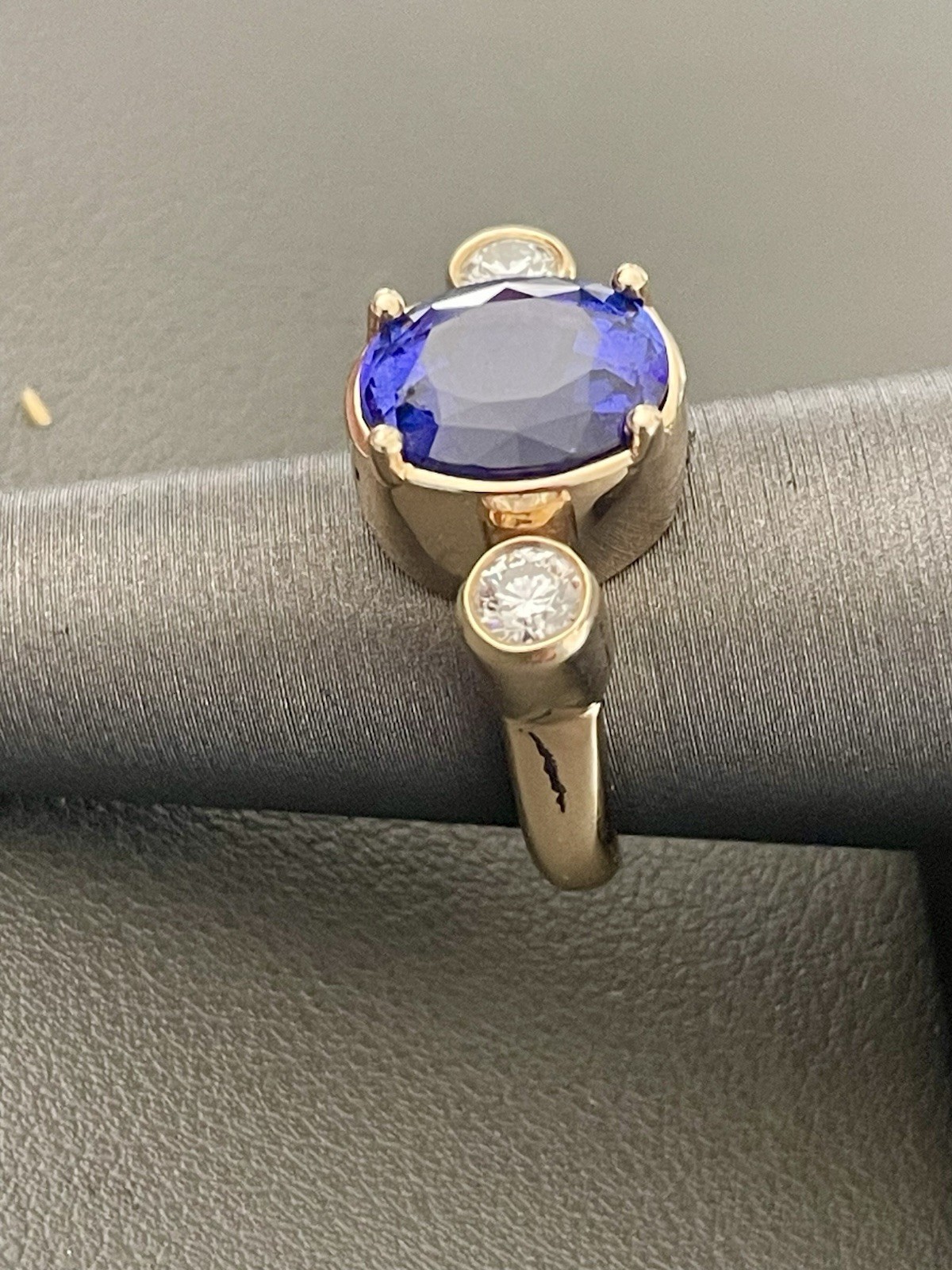 Gorgeous One Of A Kind 14k 5.5CTW Tanzanite and 0.50CTW Diamond Ring. S6 (X332)