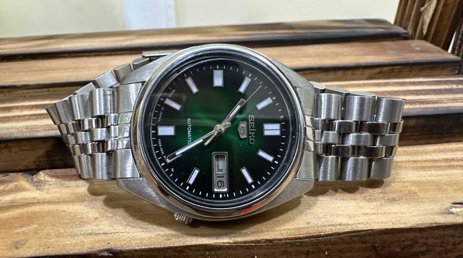 Vintage Seiko 5 Automatic 7009 SNXS Men’s Wrist Watch Day Date Japan Green Dial