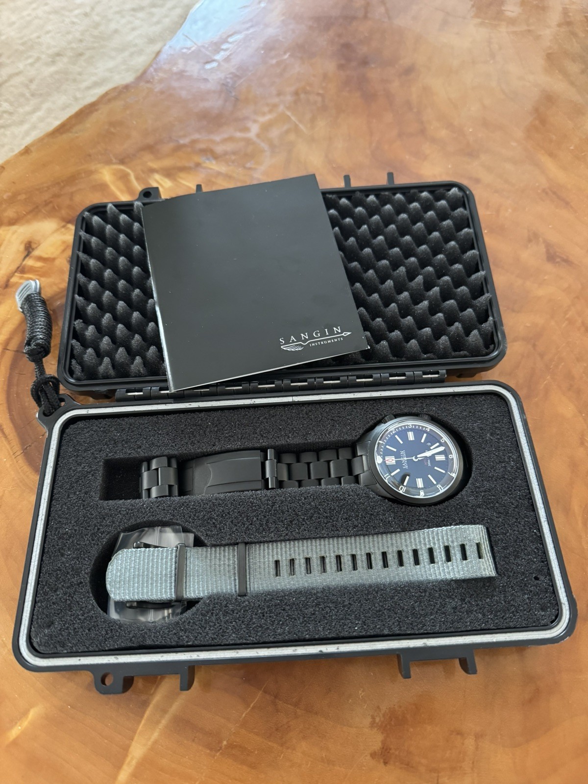 Sangin Instruments Hydra Watch 300 M/1000FT