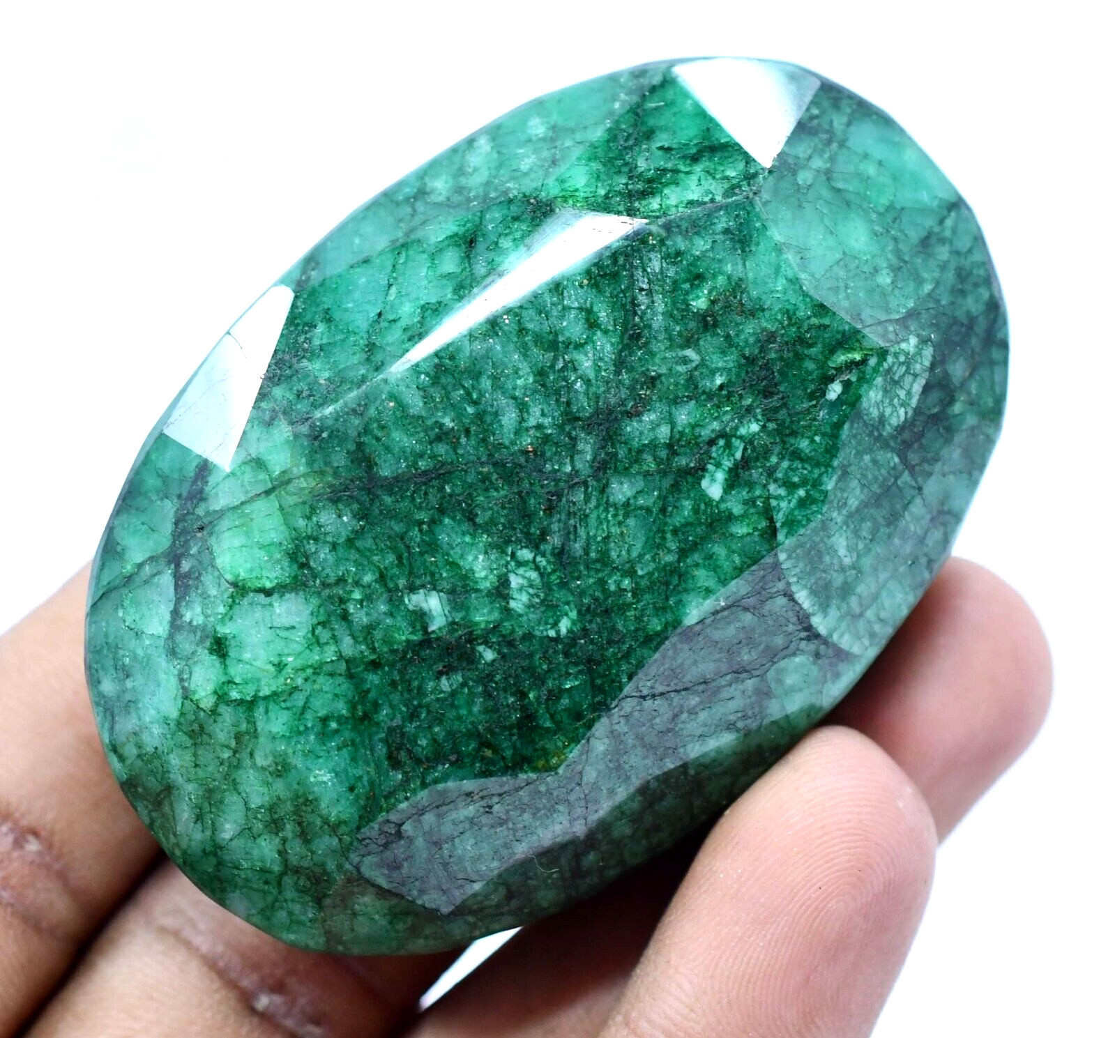 585.5 Ct Natural Huge Green Emerald Earth-Mined Certified Museum Use Gemstone