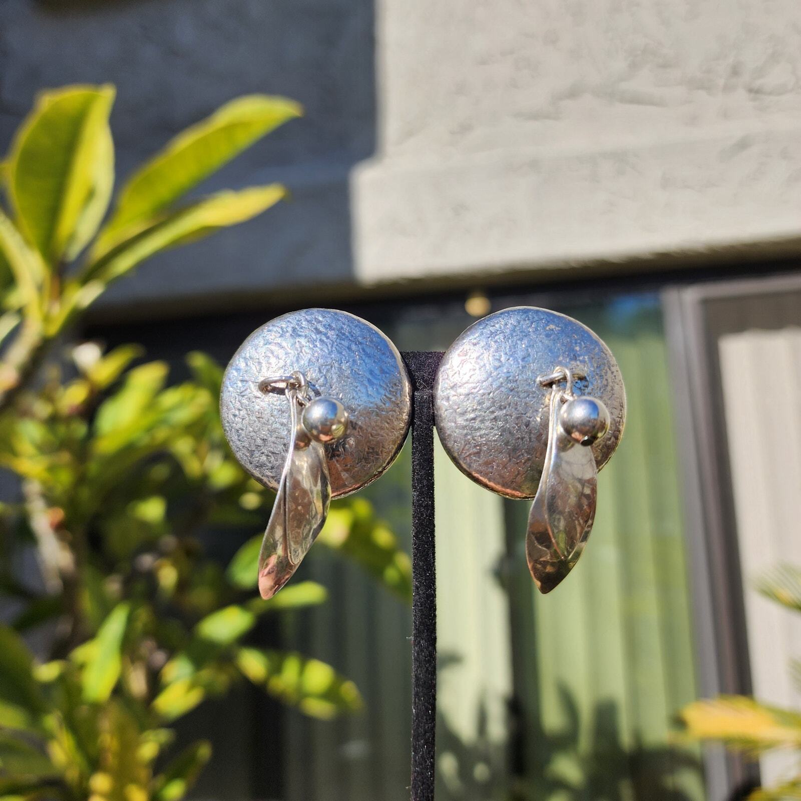 Vtg Susan Cummings Earrings Hammered Sterling Silver Dreamcatcher Feather Clips