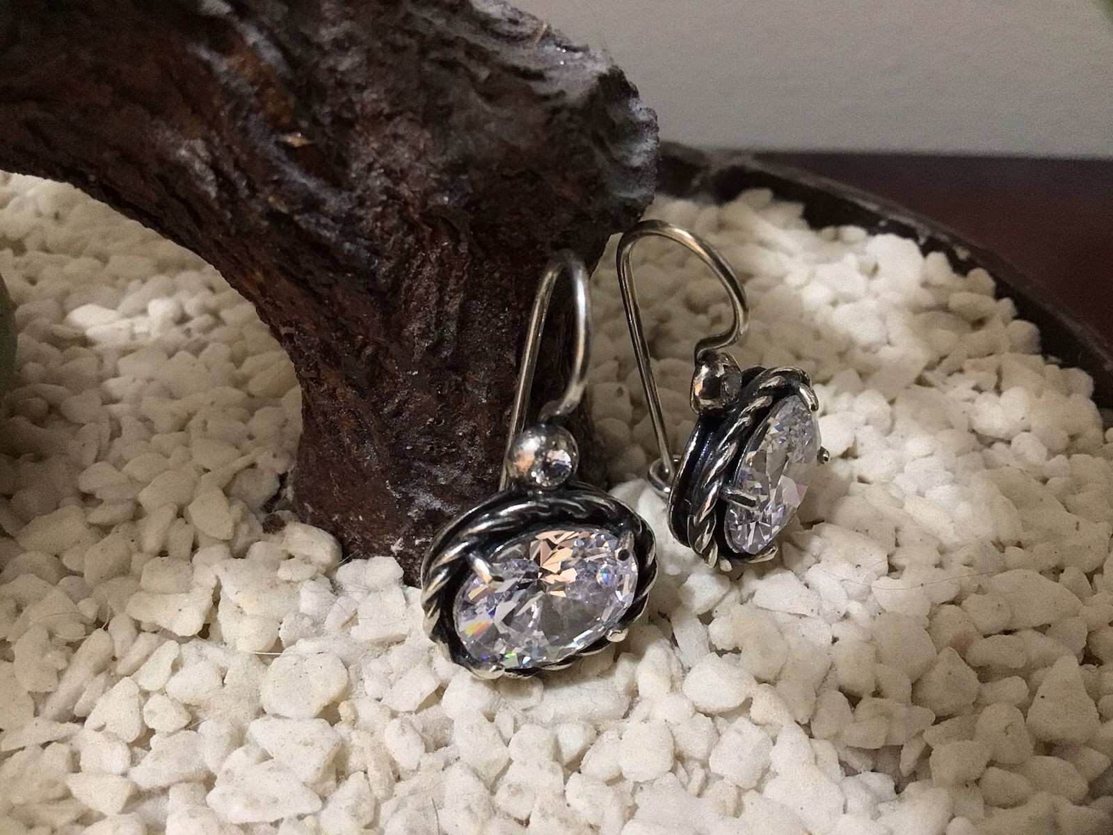 Didae Israel 925 Sterling Silver Oval Cubic Zirconia Clasp Hook Earrings EUC