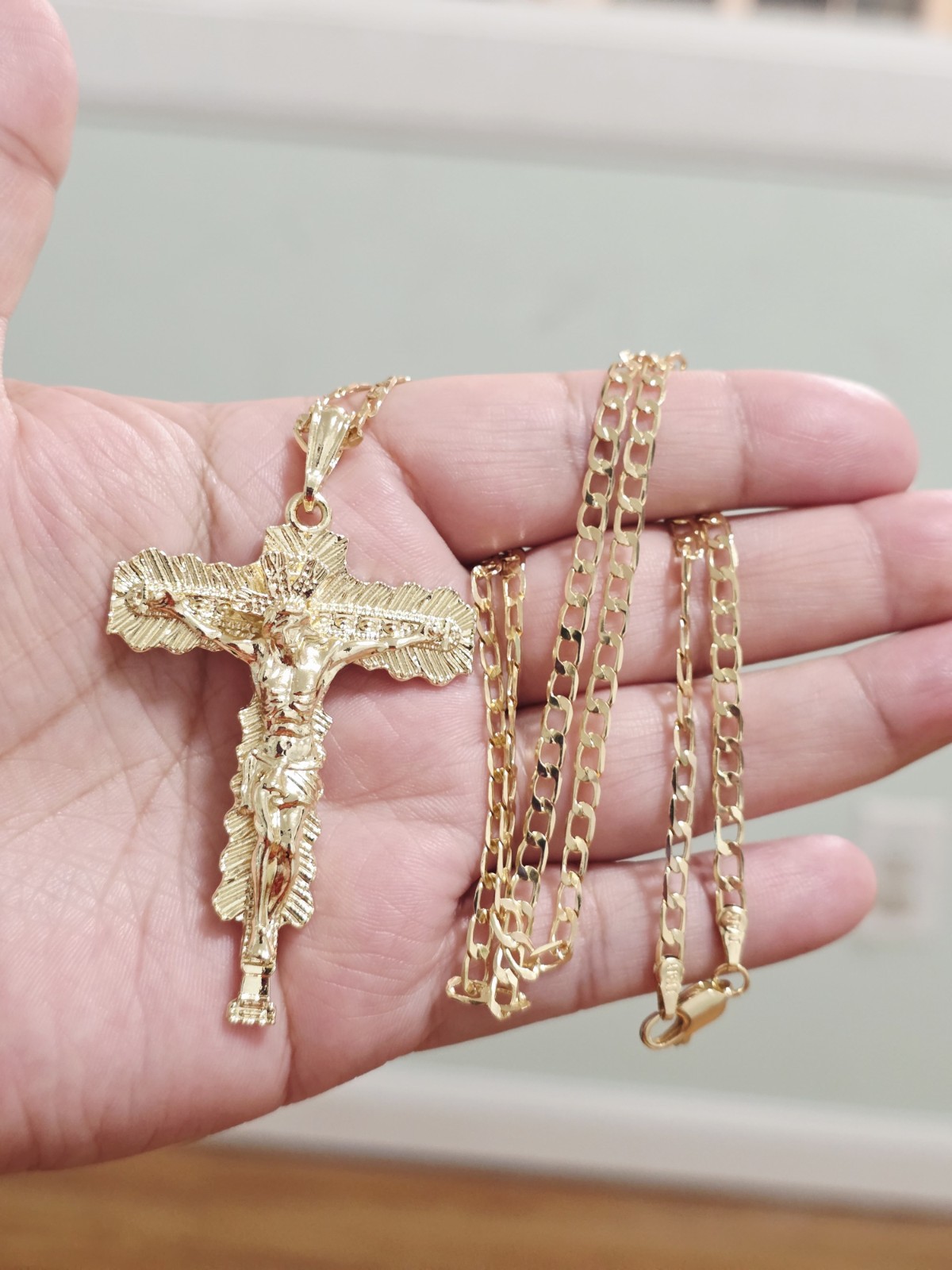 Crucifix 18k Gold Plated Necklace / Crucifix 18k laminado