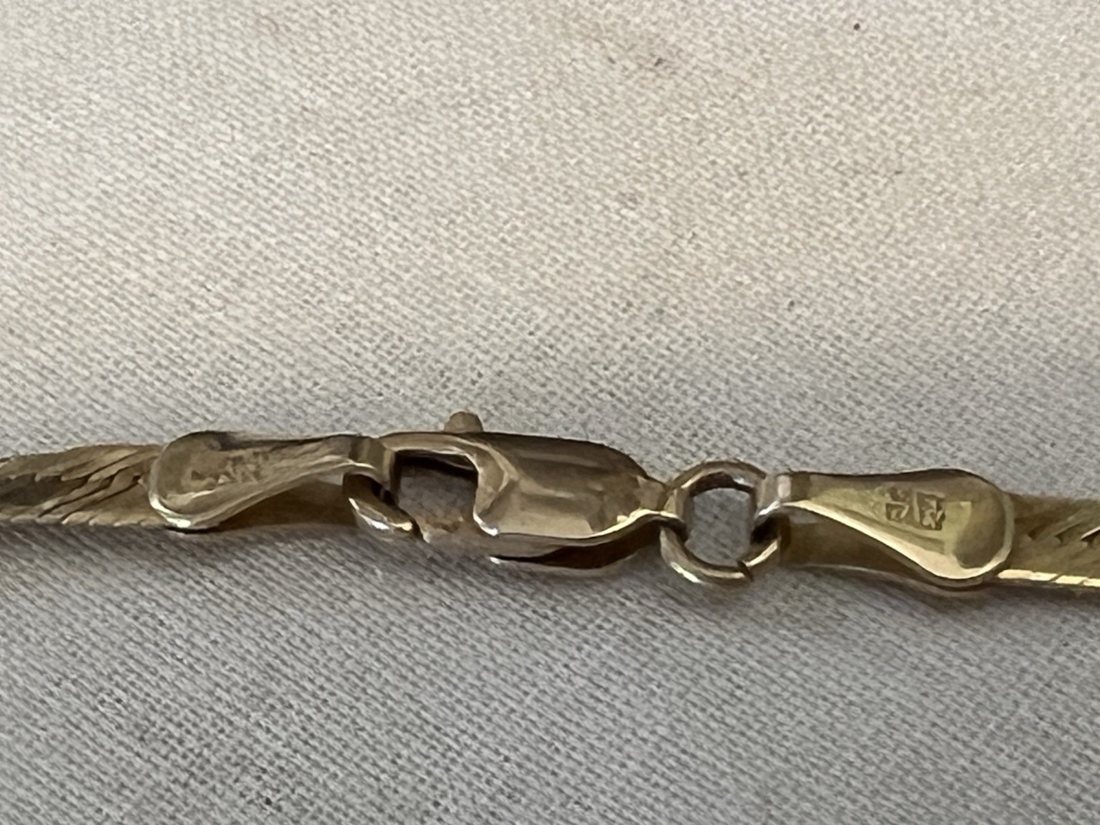 14k Italy Aurafin Herringbone 18” 7.1 G