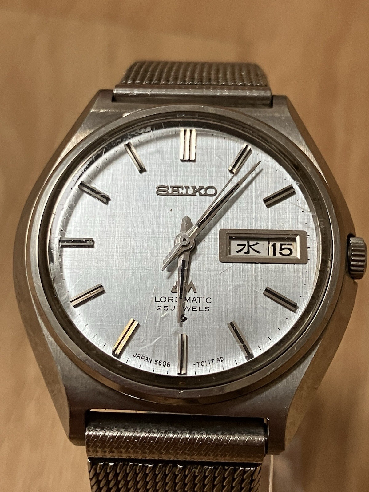 Vintage Seiko Lord Matic LM 5606-7010 Linen Dial 25J Day/Date Works! Long 21cm