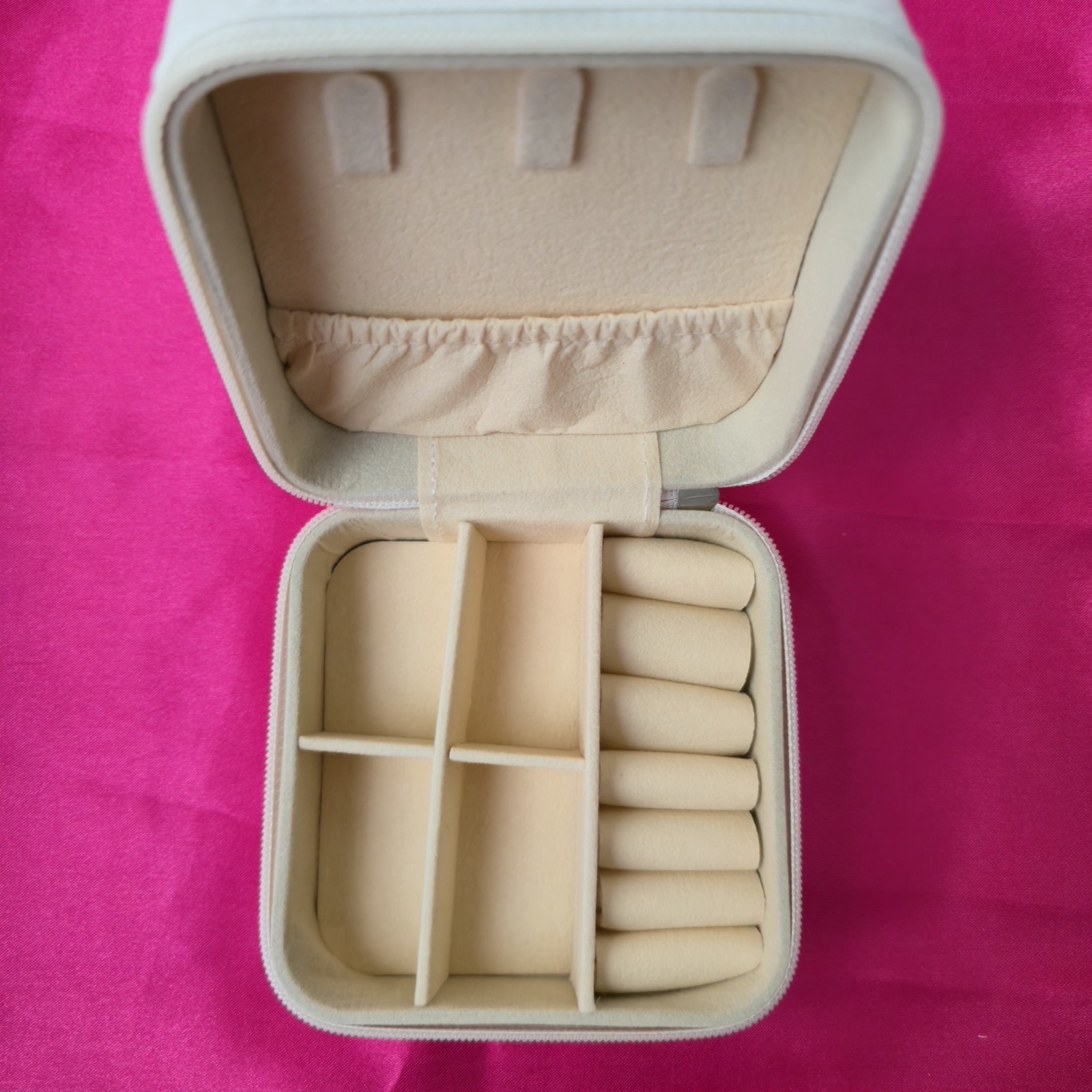 White Square Zip-Around Travel Jewelry Case / Jewelry Box 9.5 × 9.5″