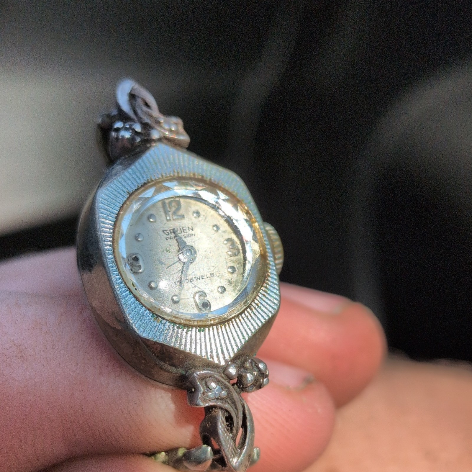 Gruen Precision Vintage 1950s Women’s Manual Mechanical Oval 17J Silver Dial