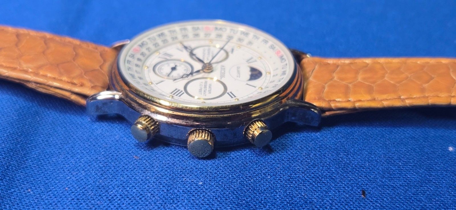 VINTAGE AXCESS SPORT CALENDAR MOON PHASE QUARTZ MEN’S GOLDEN BROWN DRESS WATCH