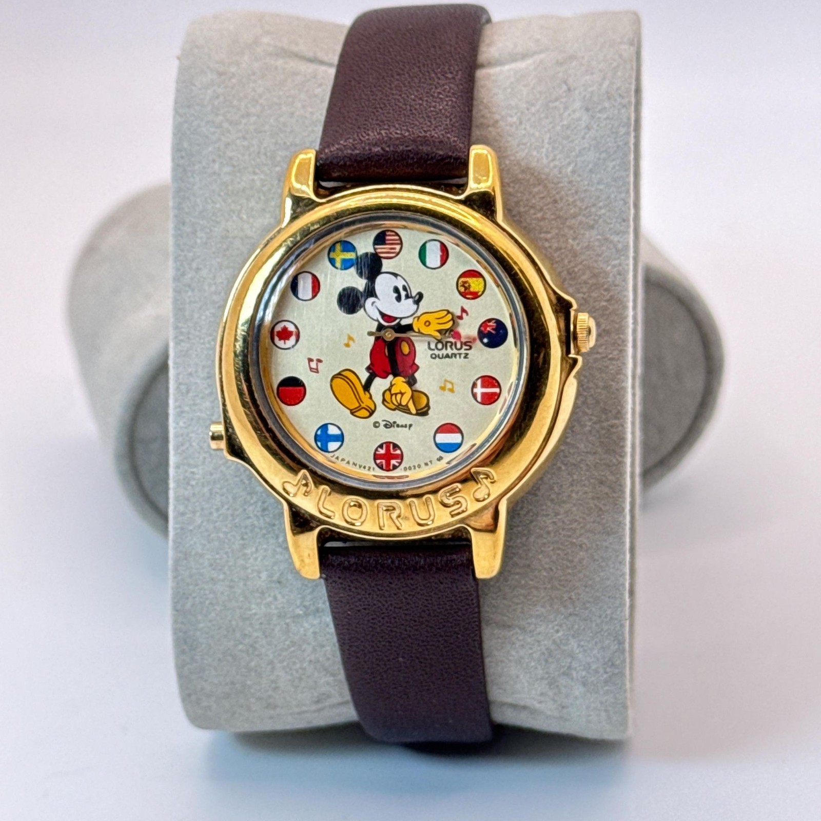 Vintage Lorus By SEIKO Musical Mickey Mouse Flags of The World Watch