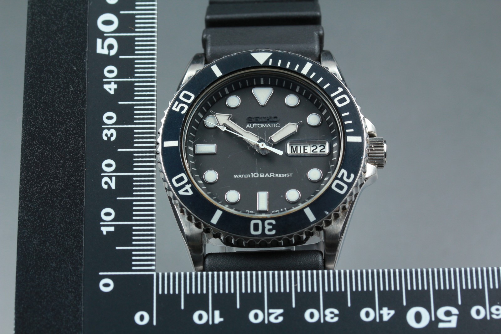 SEIKO Diver’s 7S26-0040 SKX031 Automatic Black Day Date Men’s Watch w/New Band