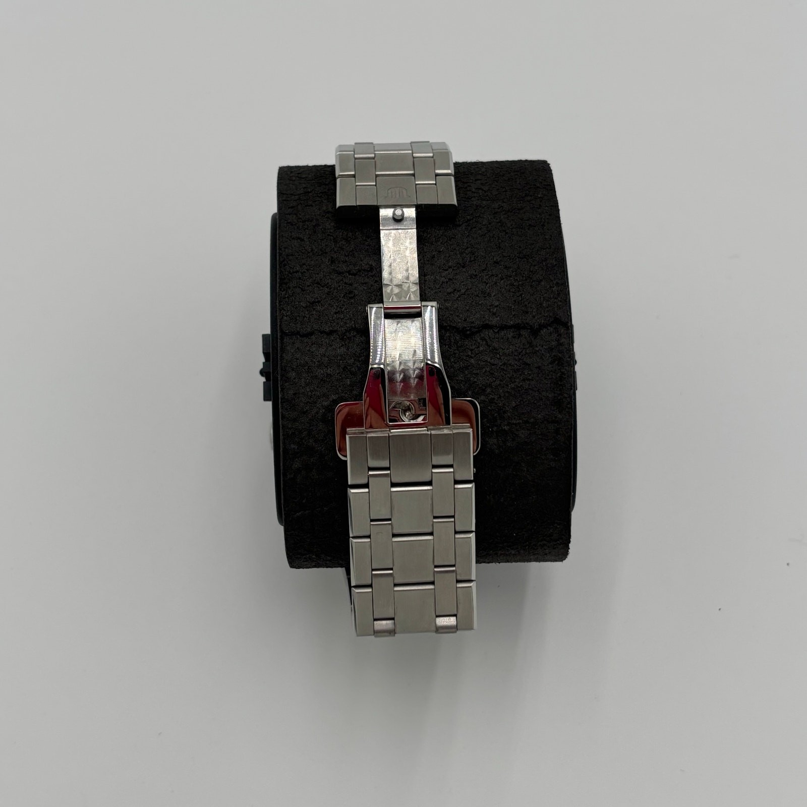 Maurice Lacroix Aikon Automatic Gents 42mm AI6008-SS001-331-1 AI6008-SS002-331-2
