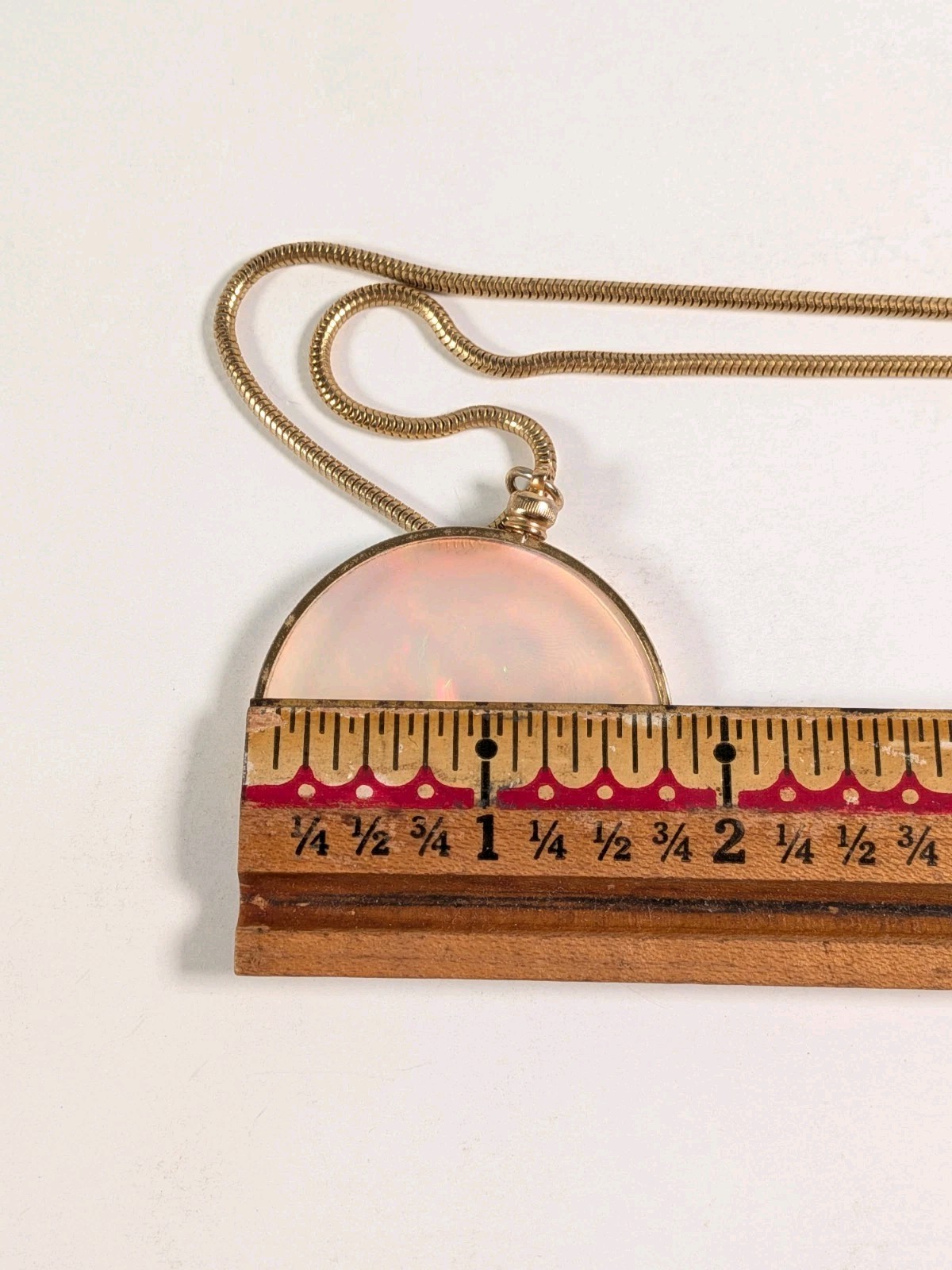 Vintage Dichromate Reflection Pyramid Hologram 3D Glass Pendant Necklace 22″