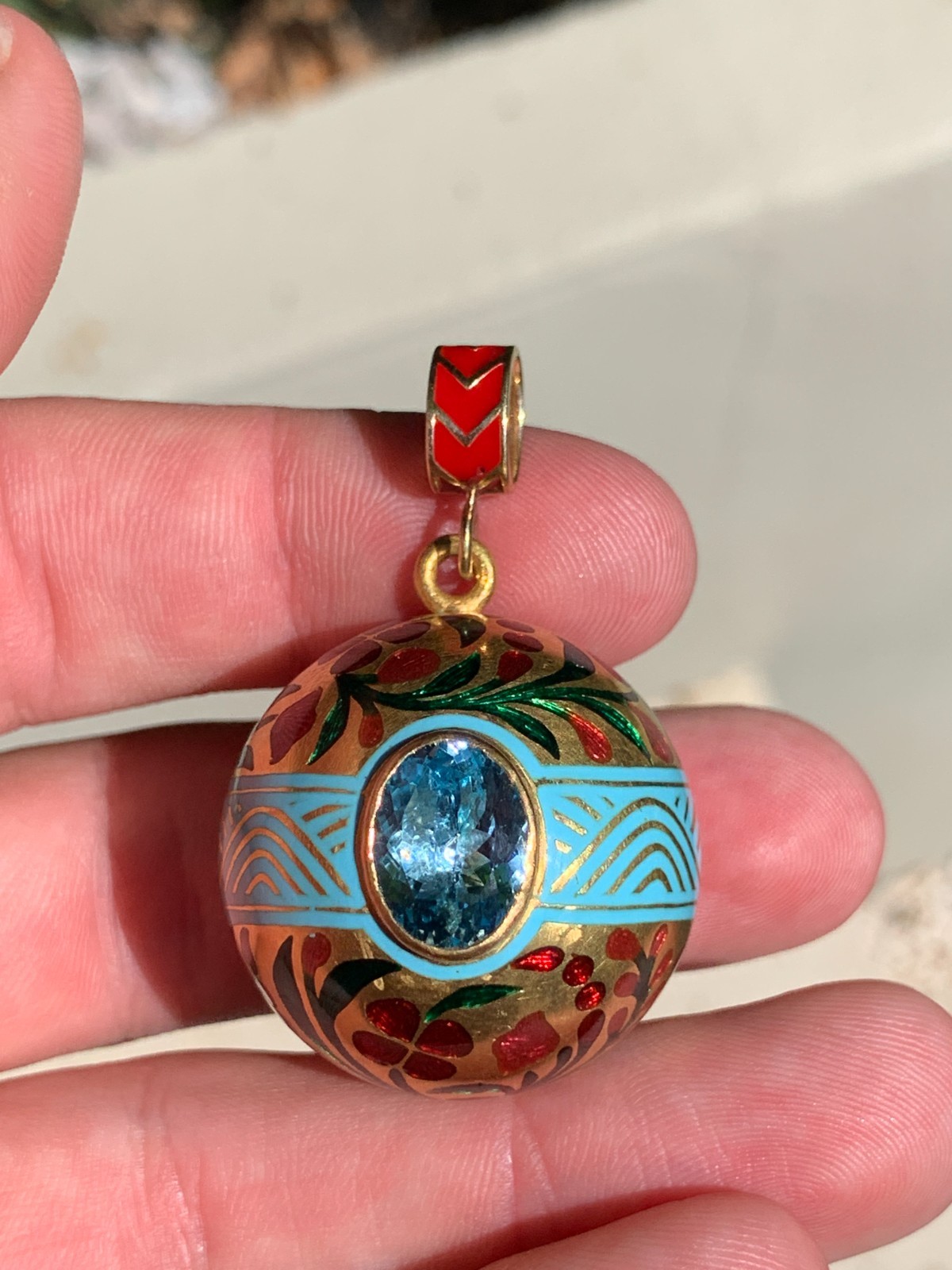 18ct gold aquamarine enamel ball pendant 34.5 grams