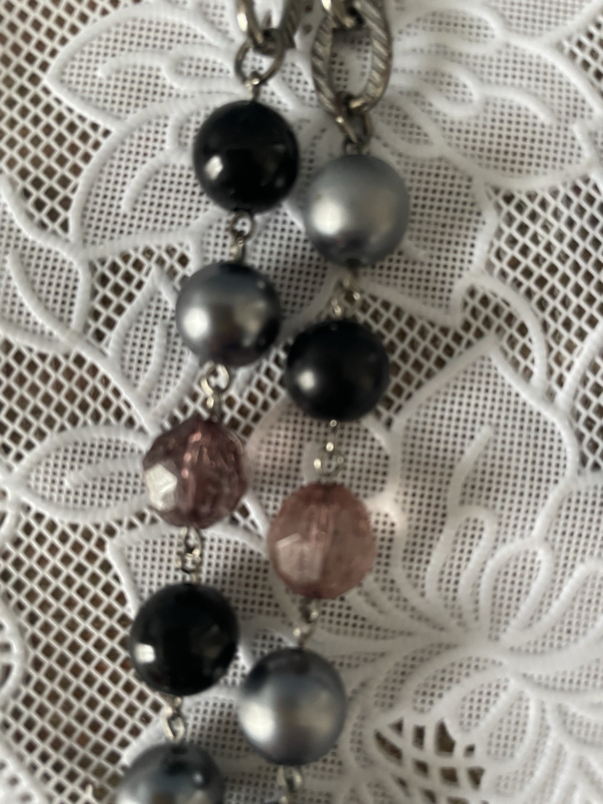 Silver Toned Interlocking Circles and Black Silver and Pink Beaded Necklace