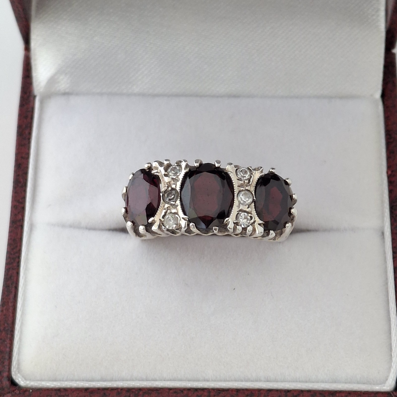 Vintage Sterling Silver Garnet Trilogy Ring Size M 4.58g