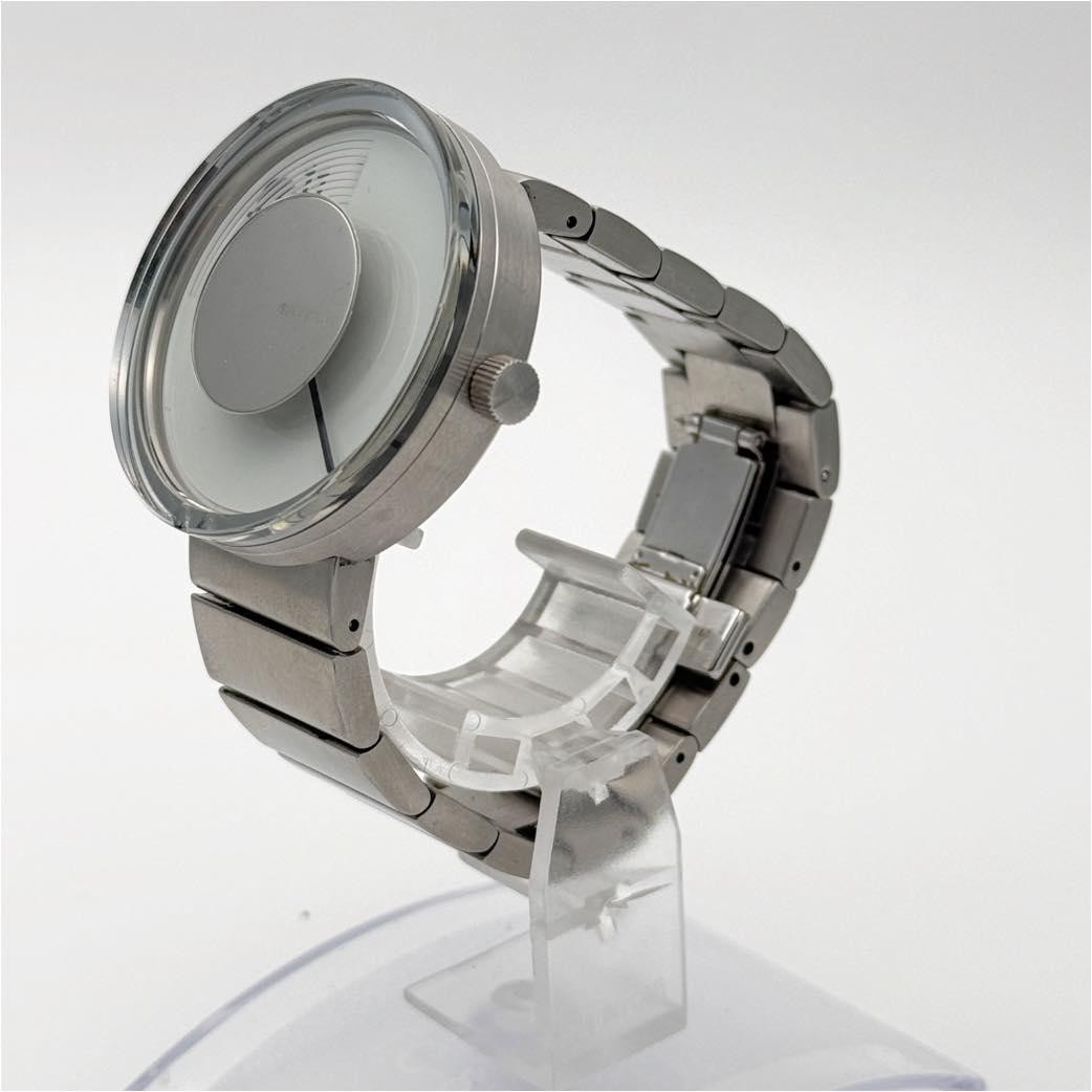 Issey Miyake VUE Yves Behar VJ200060 SILAV001 Quartz Watch Silver Unisex In hand