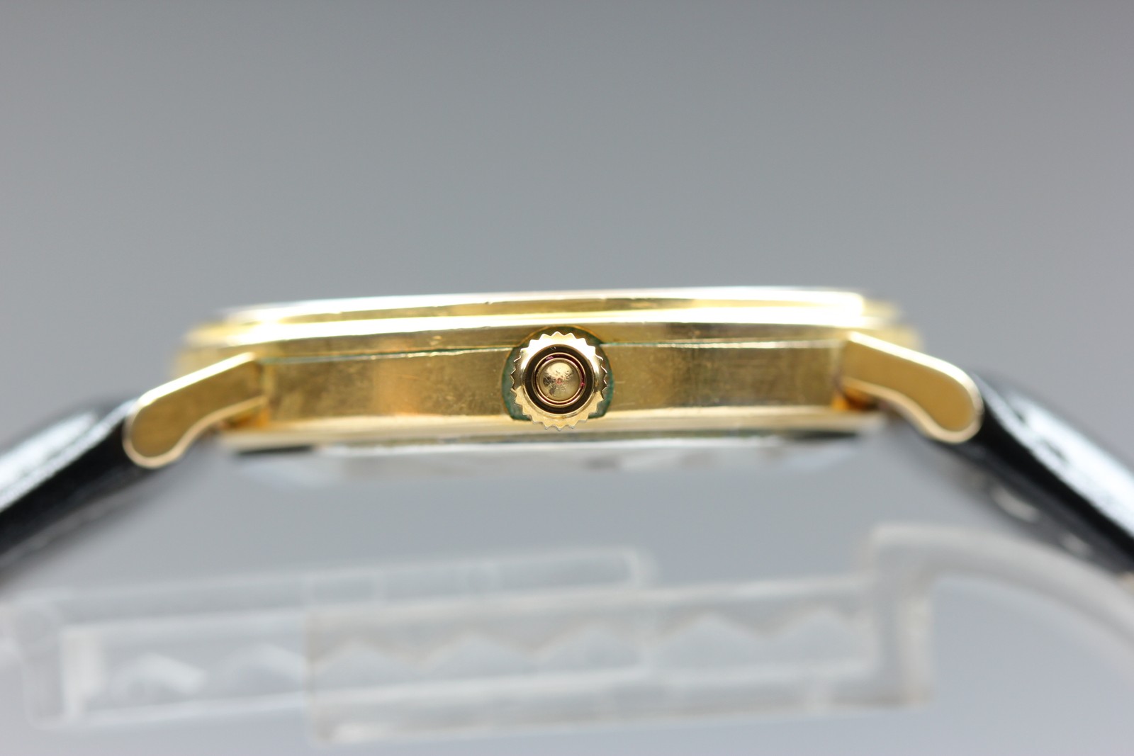 Vintage 1980 OMEGA Constellation Mens Cal.1330 Ref.191.032 Quartz From Japan
