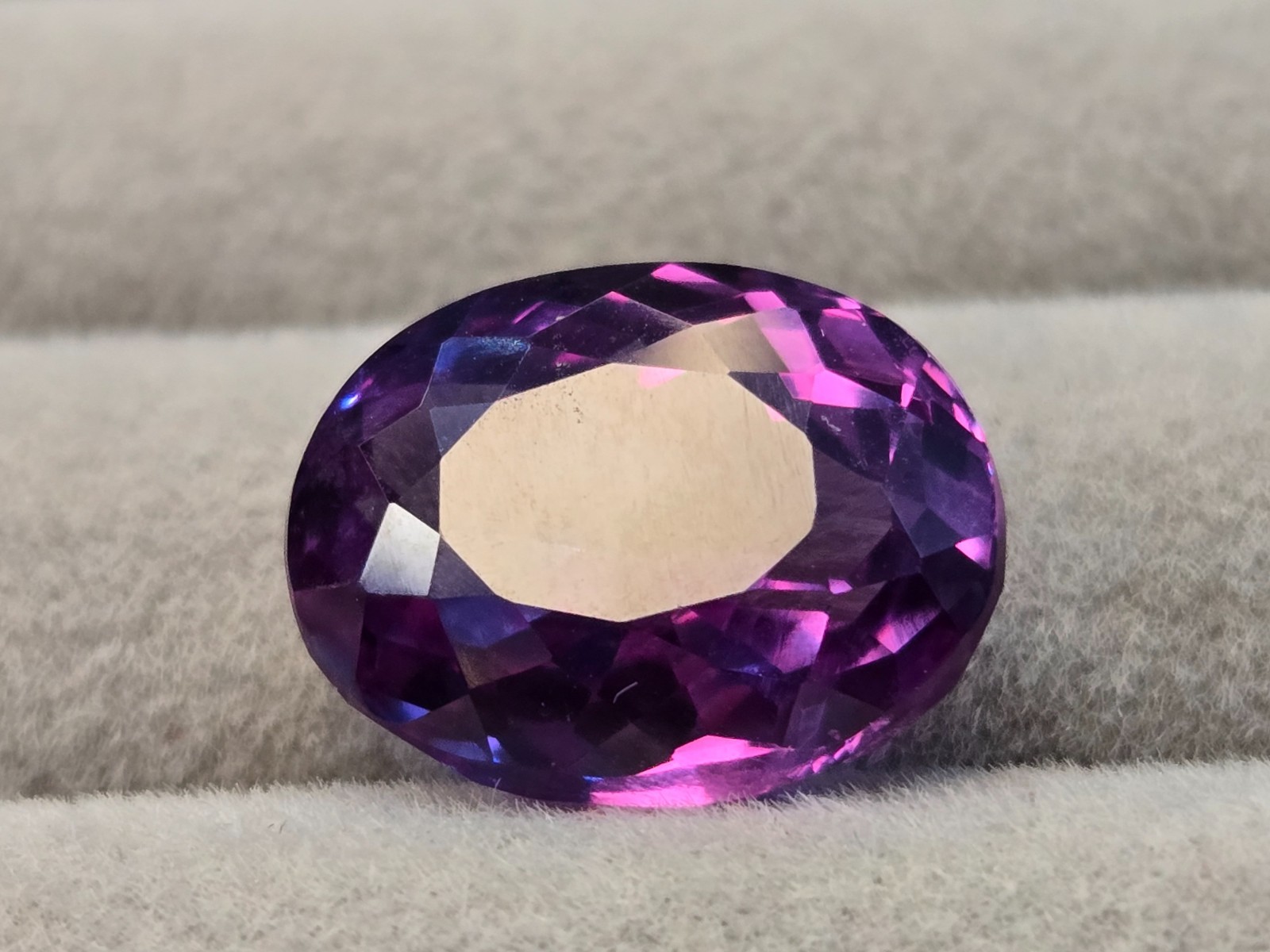 Colour Changing Oval Cut 10-12 Ct Beautiful Alexandrite Certified A++Gemstone
