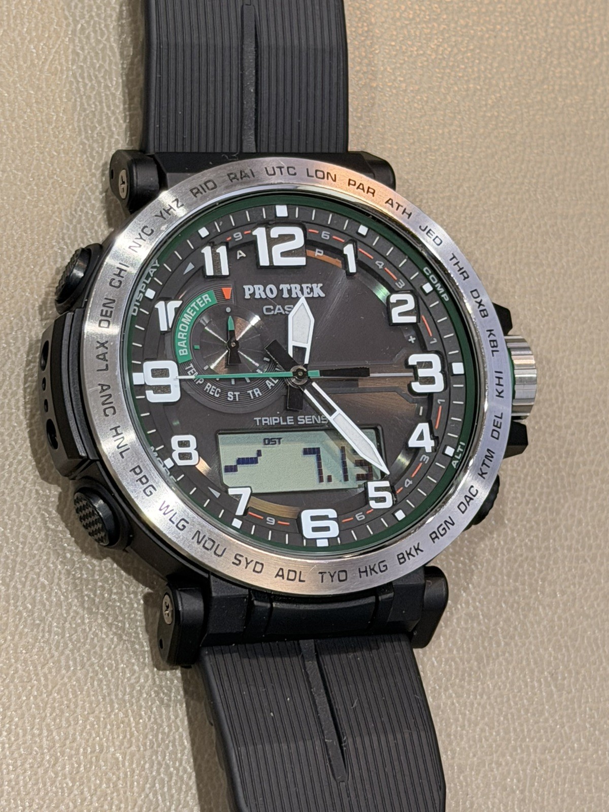 Casio Pro Trek Men’s Black Dial Triple Sensor Solar Powered PRG601-1 New, No Box