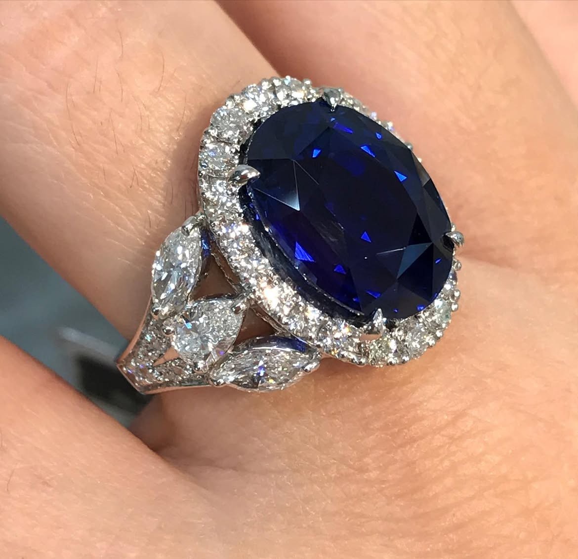 Oval 6.80 Ct Natural Blue Sapphire & Diamonds Wedding Ring Solid 14K White Gold
