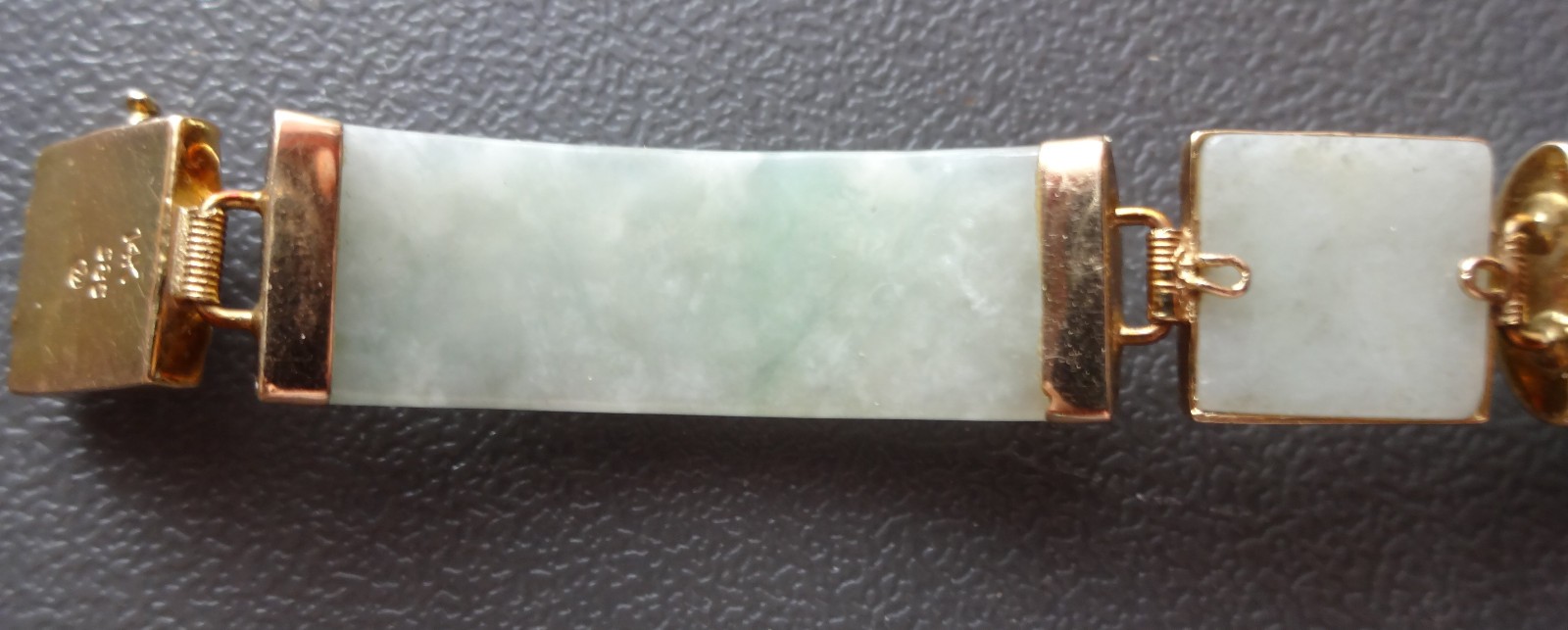 Vtg Chinese 14K Yellow Gold Jade Link Dragon Panels Bracelet Pale Green Celadon