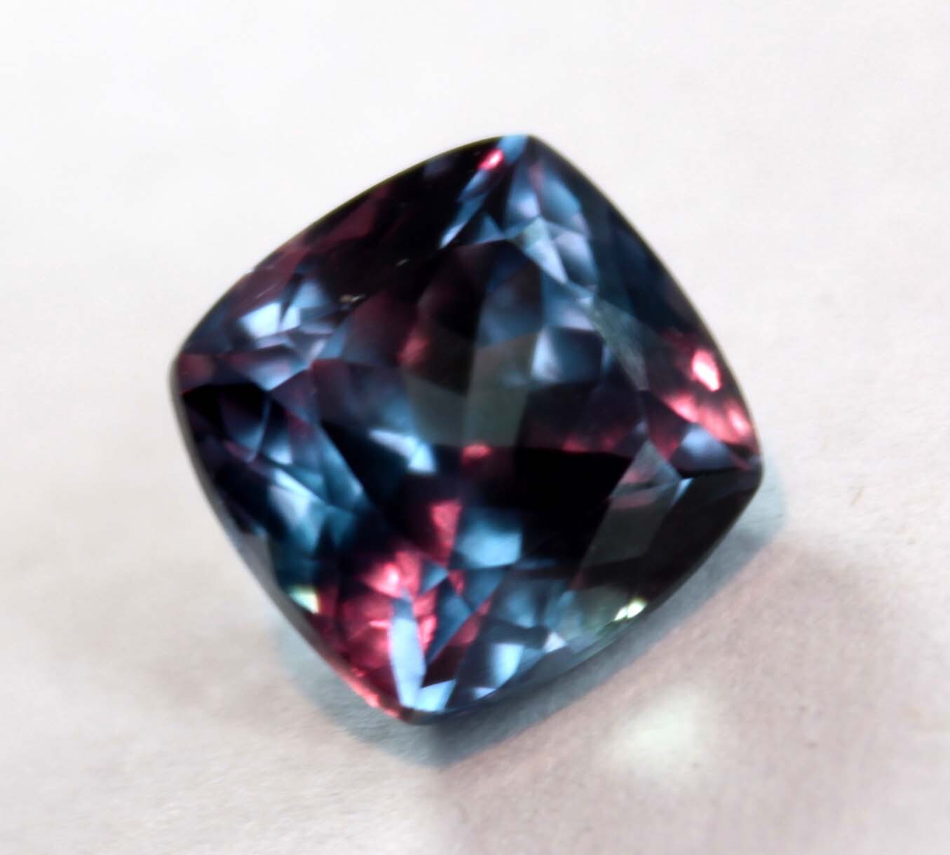 Natural Alexandrite Square Cushion Color Change 5 Ct AA+CERTIFIED Gemstone