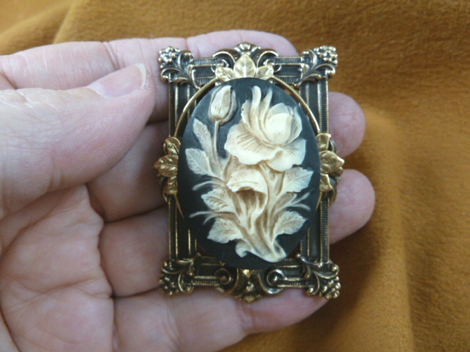 (cm79-16) FLOWERS Roses flower black + ivory CAMEO Pin Pendant Jewelry NECKLACE